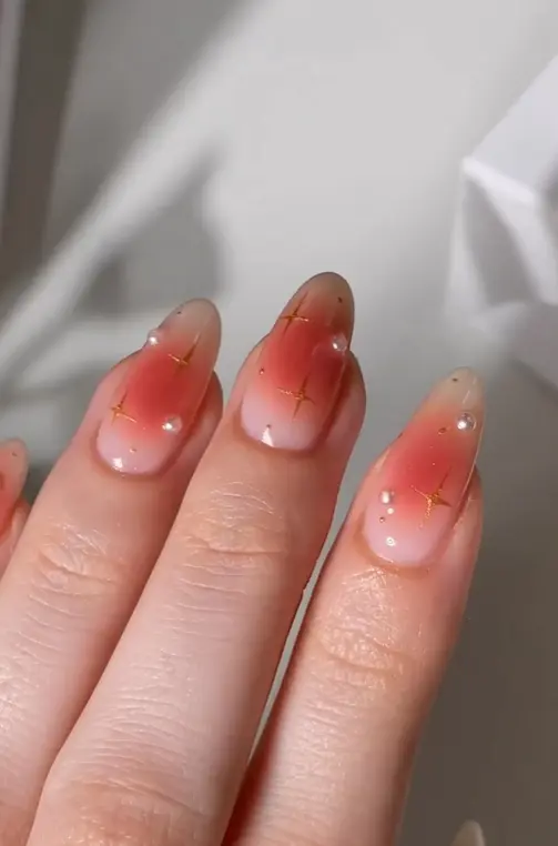 Pearl Nails Take Manicures to the Next Level 8 Blushing Pearls (2)