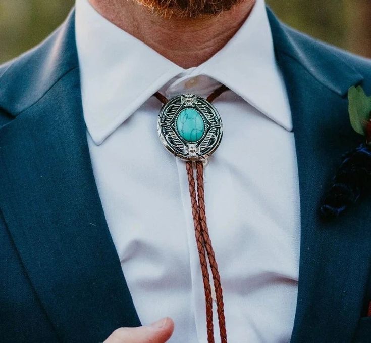 How to Wear a Bolo Tie: 5 Tips for Perfecting Your Style 2 Earl Bolo Tie: Classic and Timeless