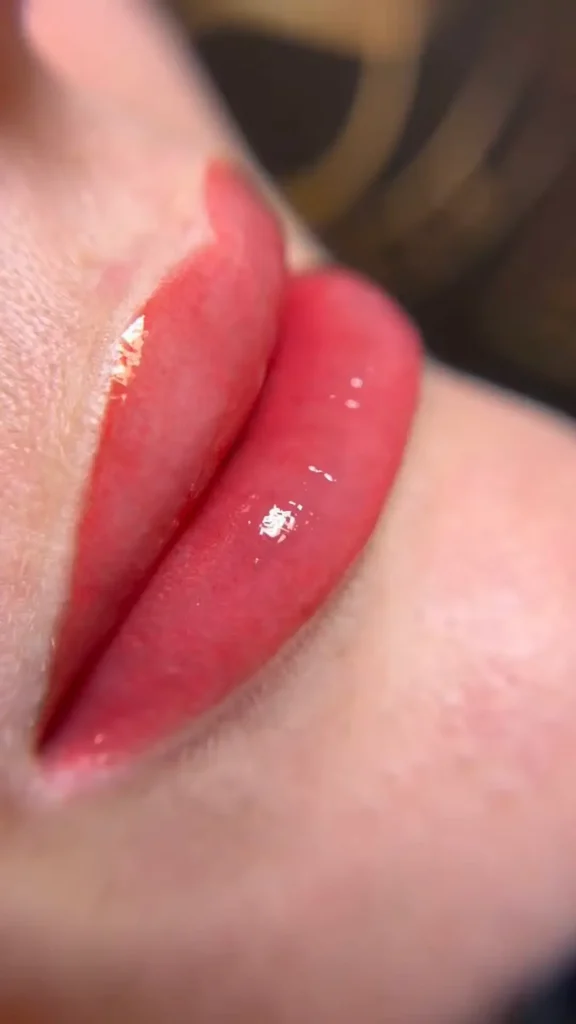 Lip Blushing Tattoo: Get the Perfect Pout! 6 Glossy Lip Blush