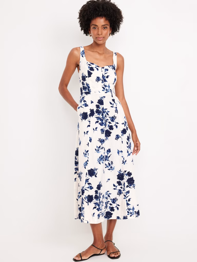 What Should I Wear To a Country Concert Outfit? 6 women wearing flowy dress