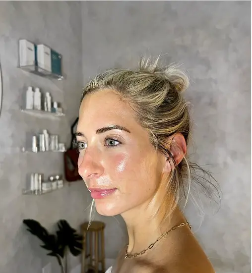 HydraFacial at Home: Spa-Quality Skin Care Without Leaving the House 3 HydraFacial at Home