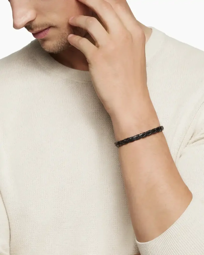 What Should I Wear To a Country Concert Outfit? 24 Leather bracelets